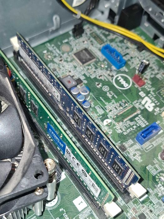 Kit Complet Dell OptiPlex 3040 (i3-6100, 2X4GB RAM) plus altele pe langa