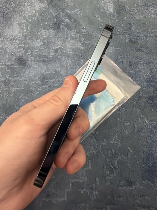 Коурпус в оригинале iphone 12pro