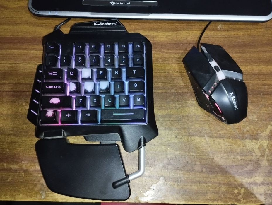 Ноутбук Packard bell