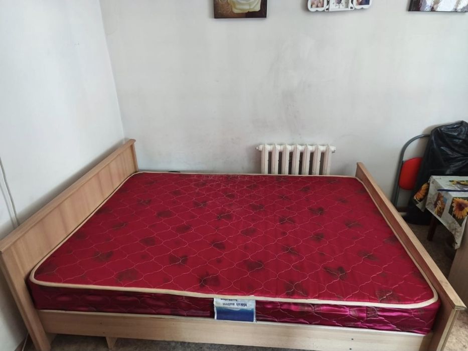 Продам кровать полуторка
