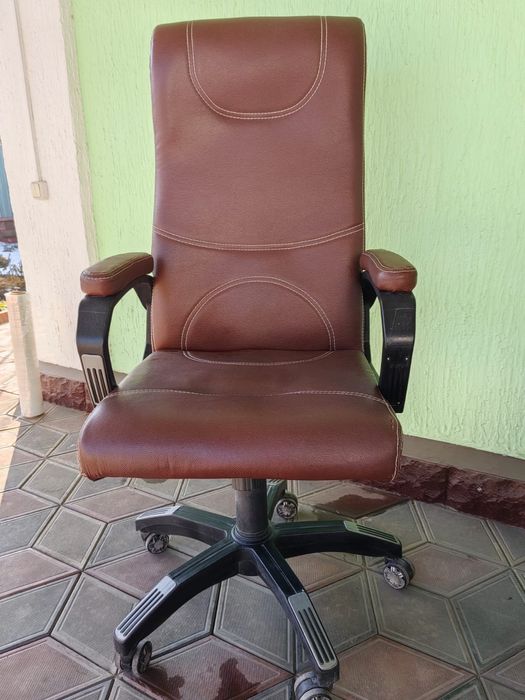 Продам кресло офисное