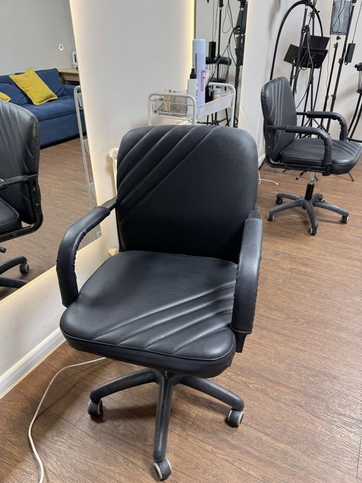 Продам кресло, визажные стулья