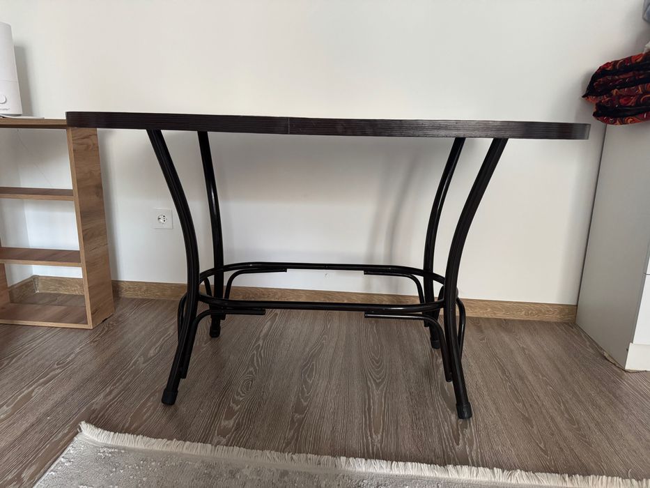 Продается кухонный стол