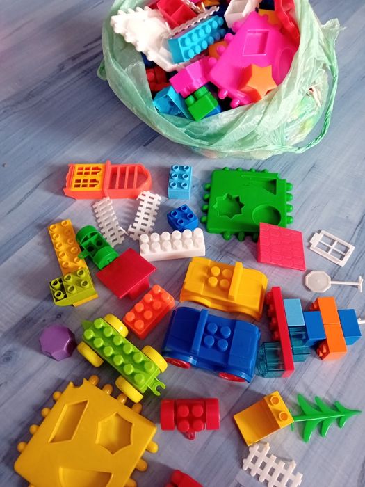 Конструктор с разнообразни форми