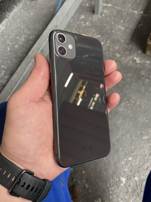 Vand iphone 11 128 g in stare perfecta