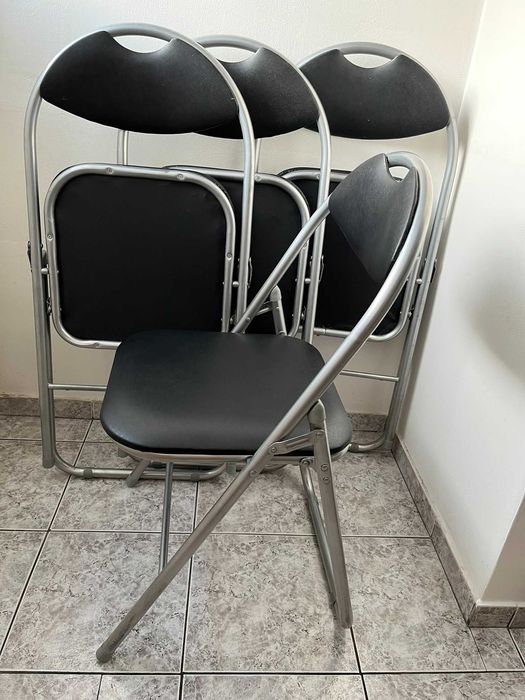 Продавам комплект 4 бр. нови сгъваеми столове за кухня