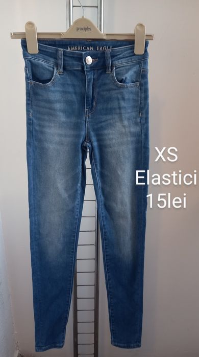 Vand blugi impecabili!