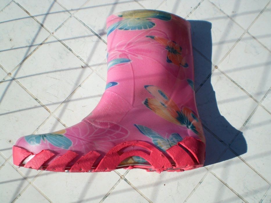 Детски гумени ботуши, нови, последни Итальянски са, фирма Тино.