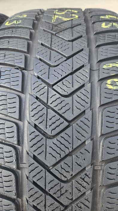 # 235/45 R18 • Iarna • Pirelli Sottozero 3 TO Elect PNCS 98V | 4 buc | DOT 2023 | Pret/buc