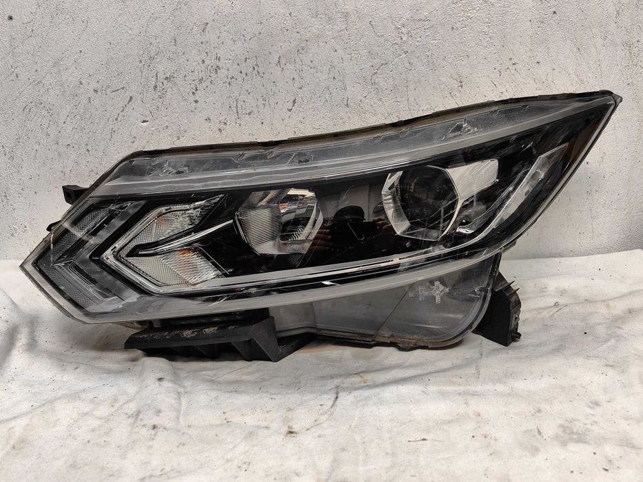 Оригинален фар Нисан  Nissan Qashqai Led