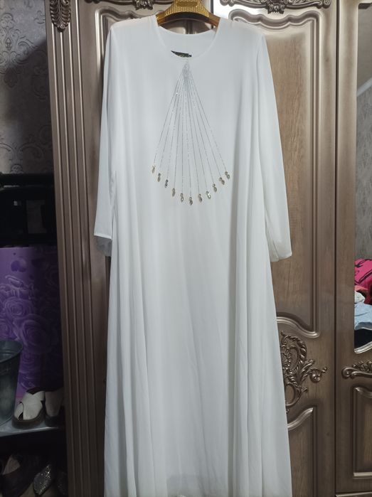 Toʻy libosi sotiladi