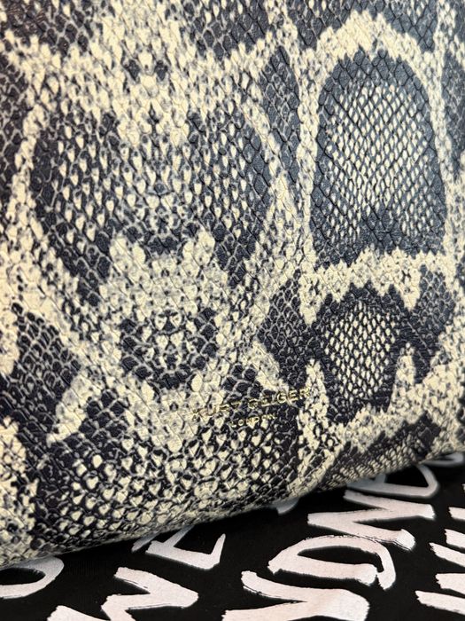 Geanta Kurt Geiger Chelsea Bucket