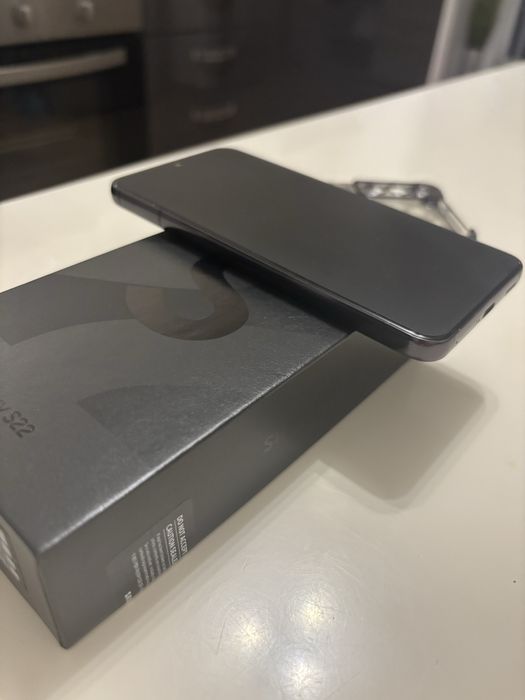 Vand Samsung S22 in stare foarte buna !