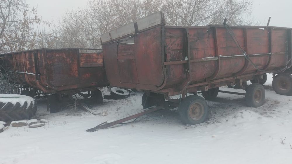 Продам трактор и прицепы