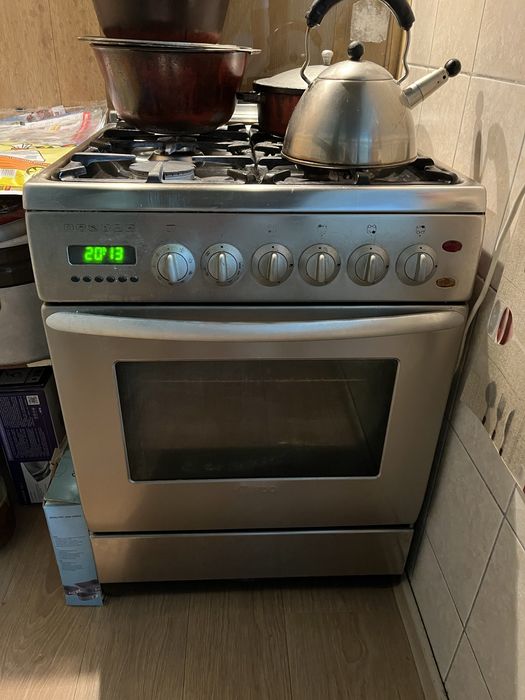 Продам газовую плиту