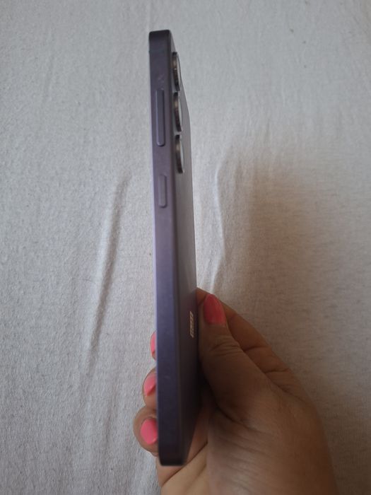 Телефон Samsung S24 продаден