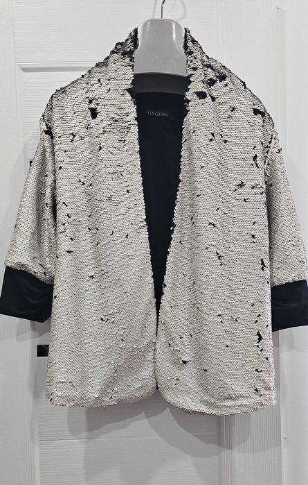 Продам стильный Пиджак с пайетками