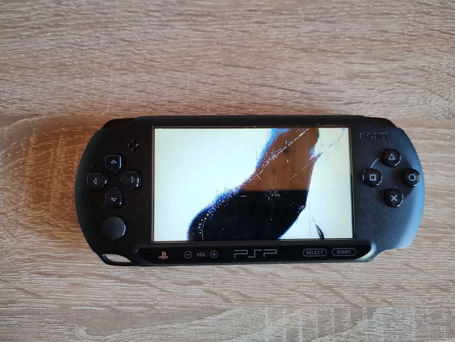 Sony PSP E1004 конзола