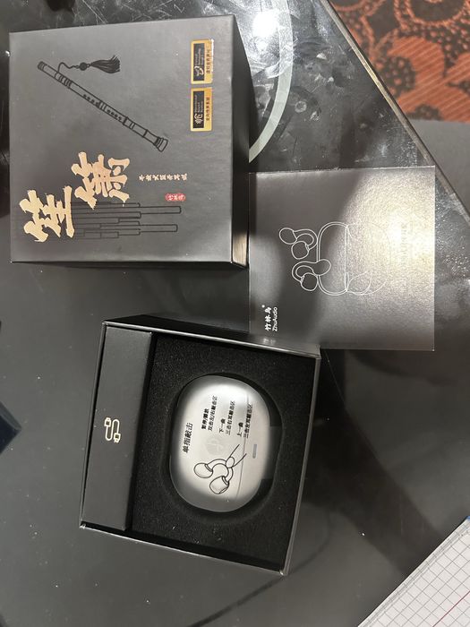 продаю новые наушники