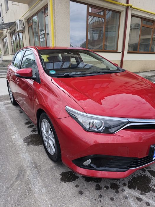 Vând Toyota auris