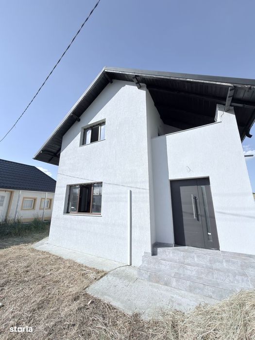 Casa cu etaj la Stauceni