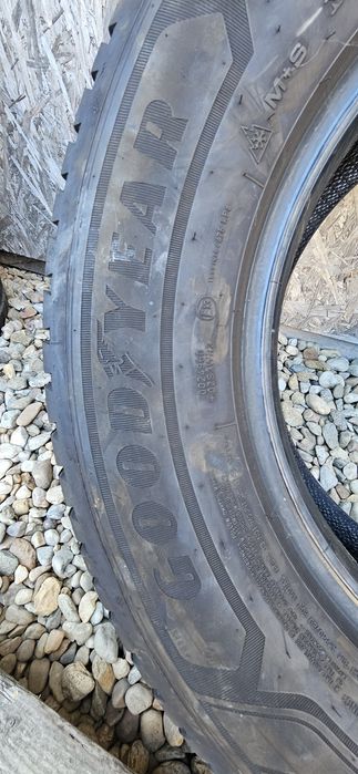 Anvelope Goodyear Vector4Seasons Cargo MO-V 235/65 R16C 115/113 R
