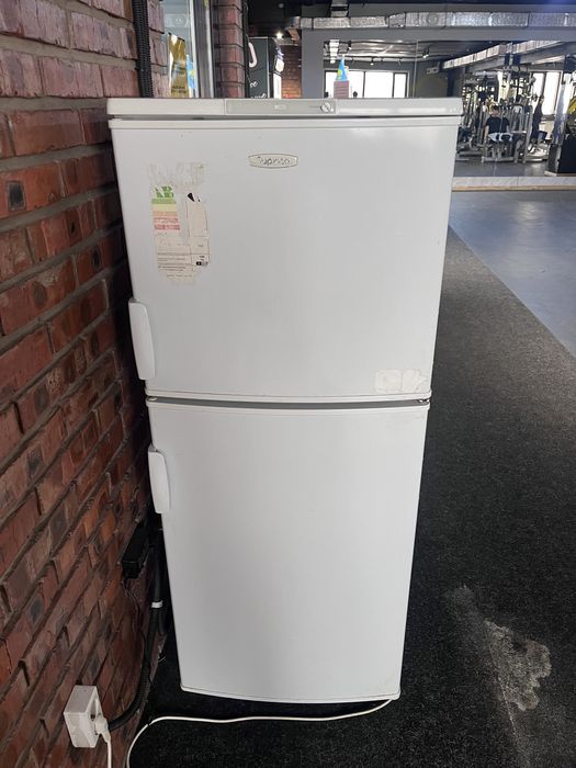 Холодильник 150 см