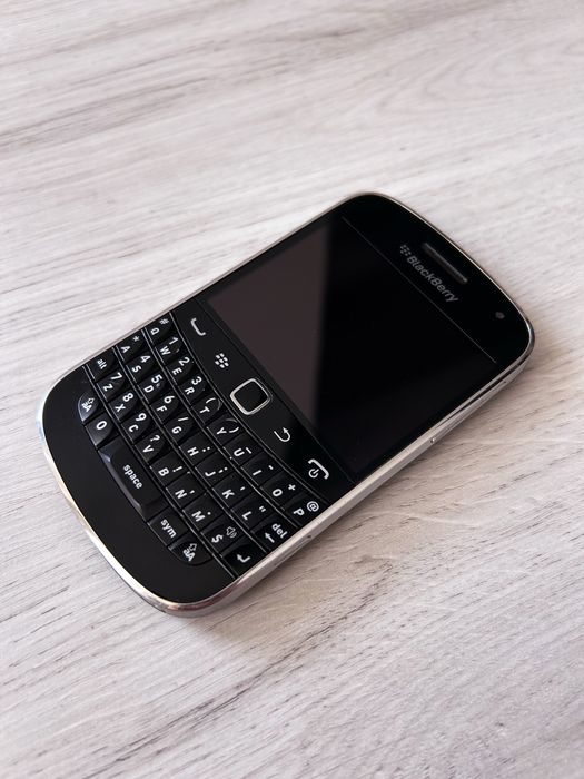 Blackberry 9900 Bold - stare impecabila Touchscreen+ tastatura QWERTY iconic business