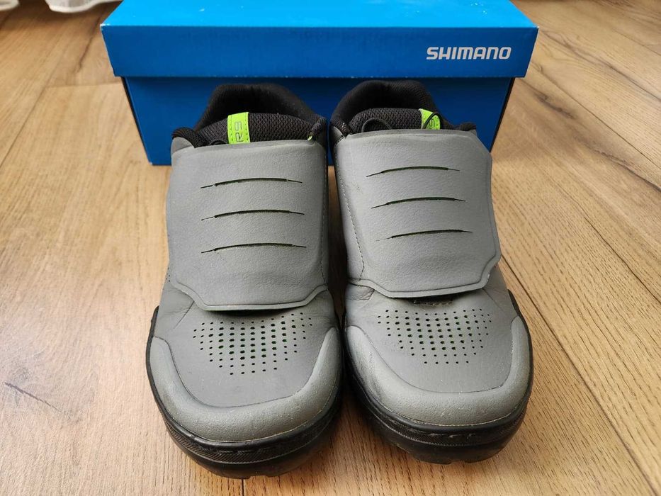 Vând pantofi MTB Shimano SH-GR9R