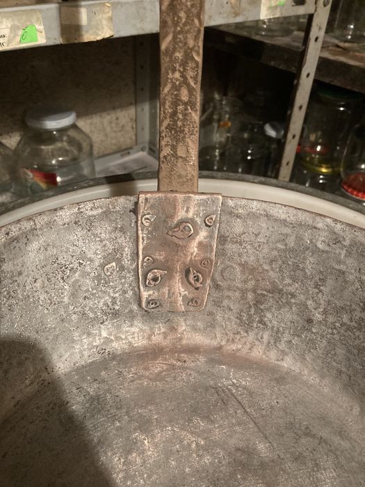 Меден тиган