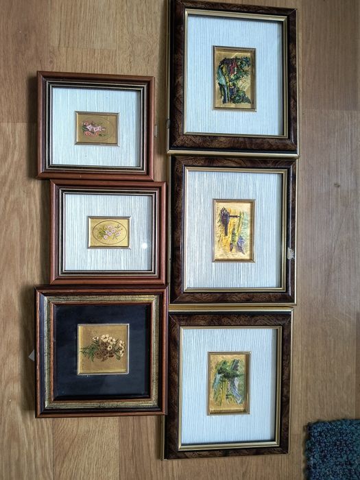 Stampe din foiță de aur și din argint