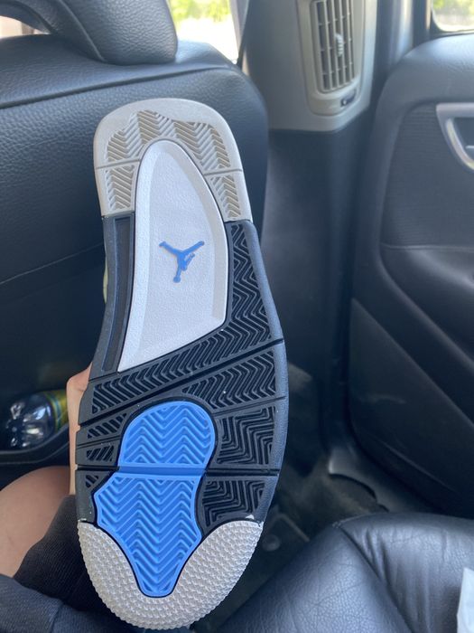 Jordan 4 university blue