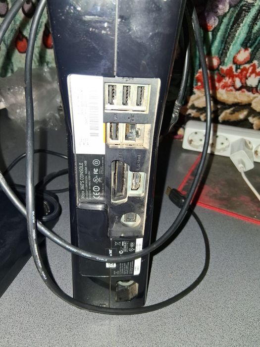 Vând sau schimb Xbox 360