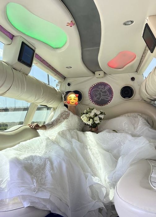 Свадебное платье. Одевала сама