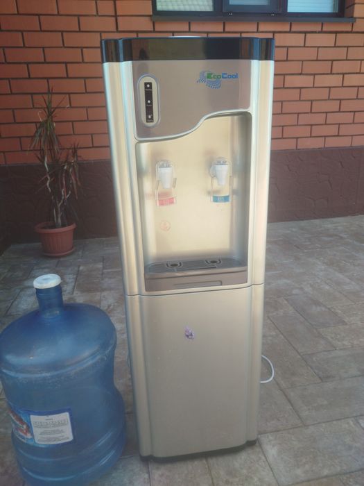 Продам кулер для воды