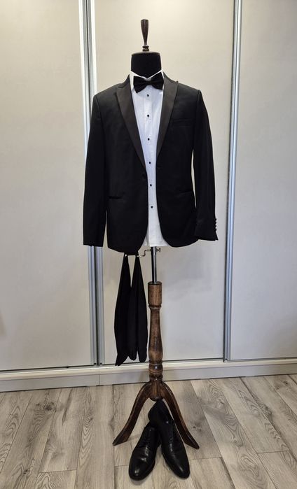 Costum Ceremonie Bigotti negru+ 2 cămăși Bigotti