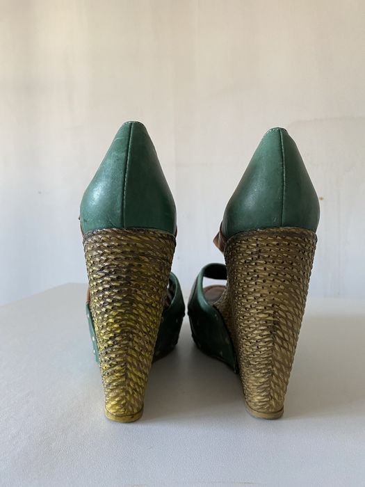 Босоножки женские