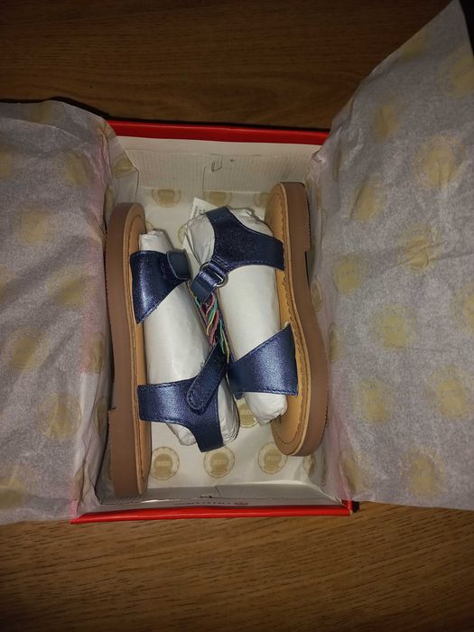 Sandale kickers fetite