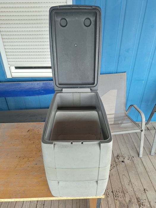 Продавам хладилник за камион/кола/каравана