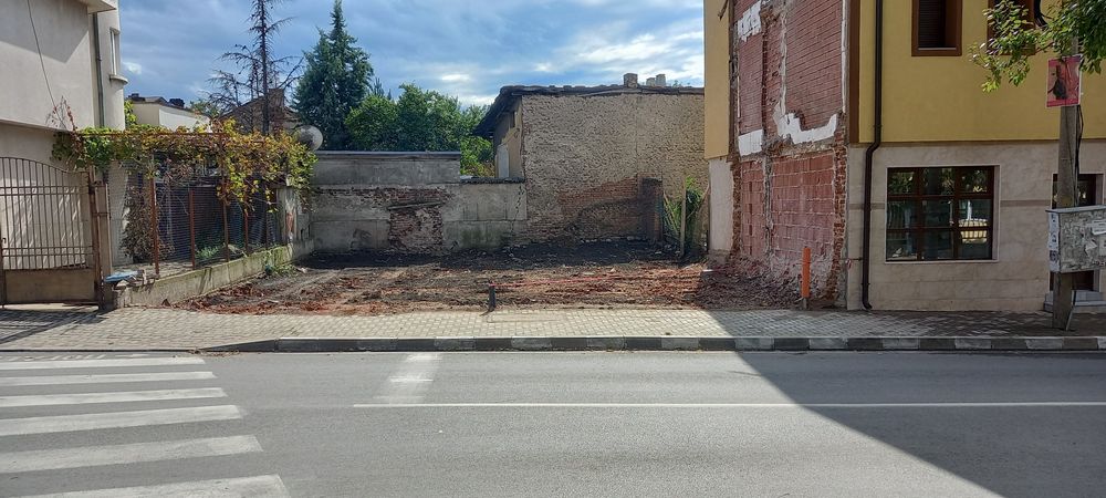 Услуги с Багер и Самосвали  и др. Строителна техника БИК-СТРОЙ ЕООД