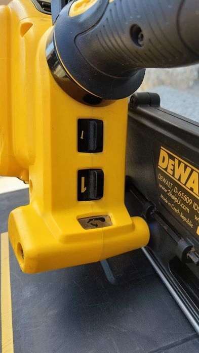 Такер/ пистолет за пирони до 9см Девалт DeWalt DCN692