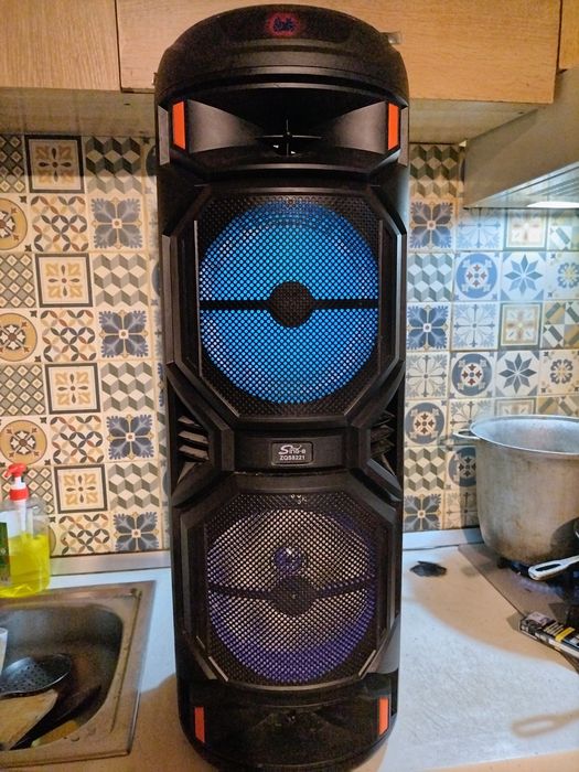 Vând o Bocșa este de 1 metru înălțime