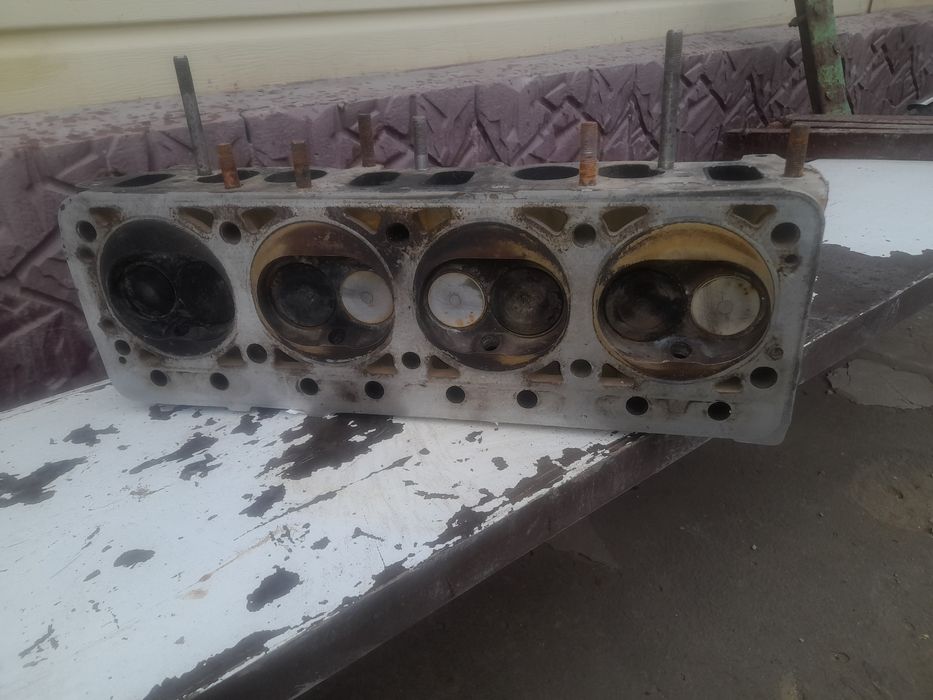 Продам головку на двиготель 4216