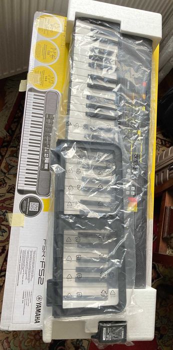 Pian digital Yamaha PSR-F52