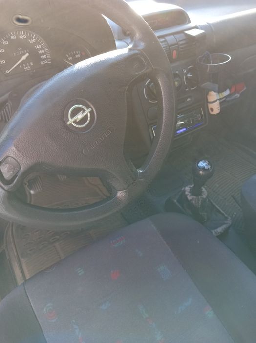 Opel Corsa 1999 година