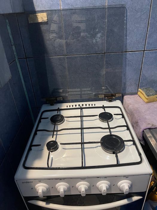 Inchiriez garsoniera zona UMT