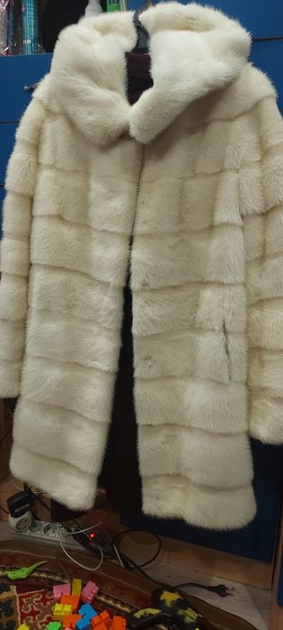 Продам 2 норковые шубы