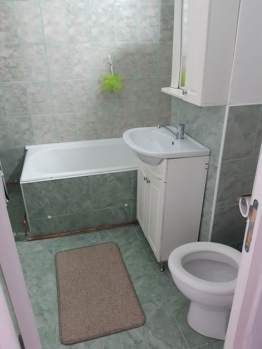 Închiriez apartament 2 camere decomandat