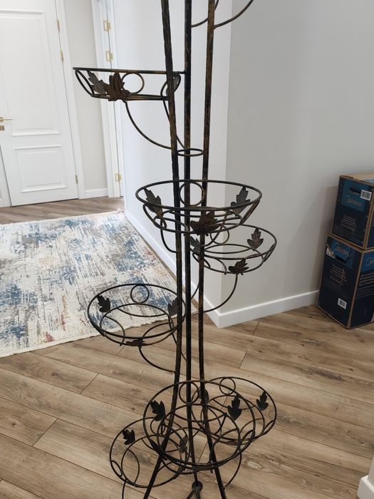 Подставка для домашних цветов