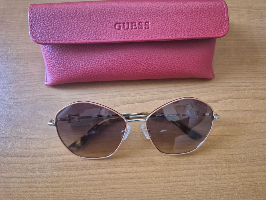 Дамски слънчеви очила Guess